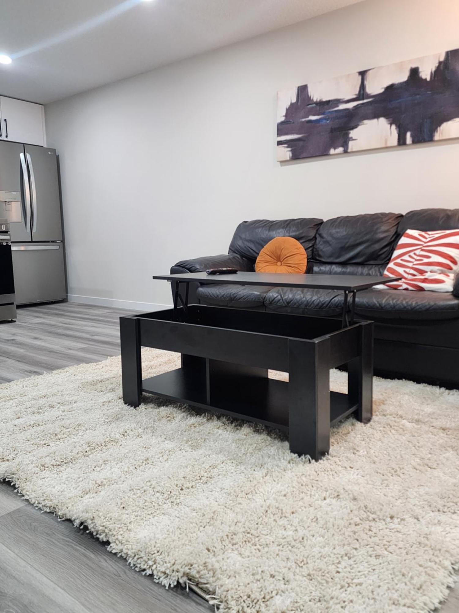 Trendy 2-Bed Oasis Awaits! Apartment Calgary Exterior photo