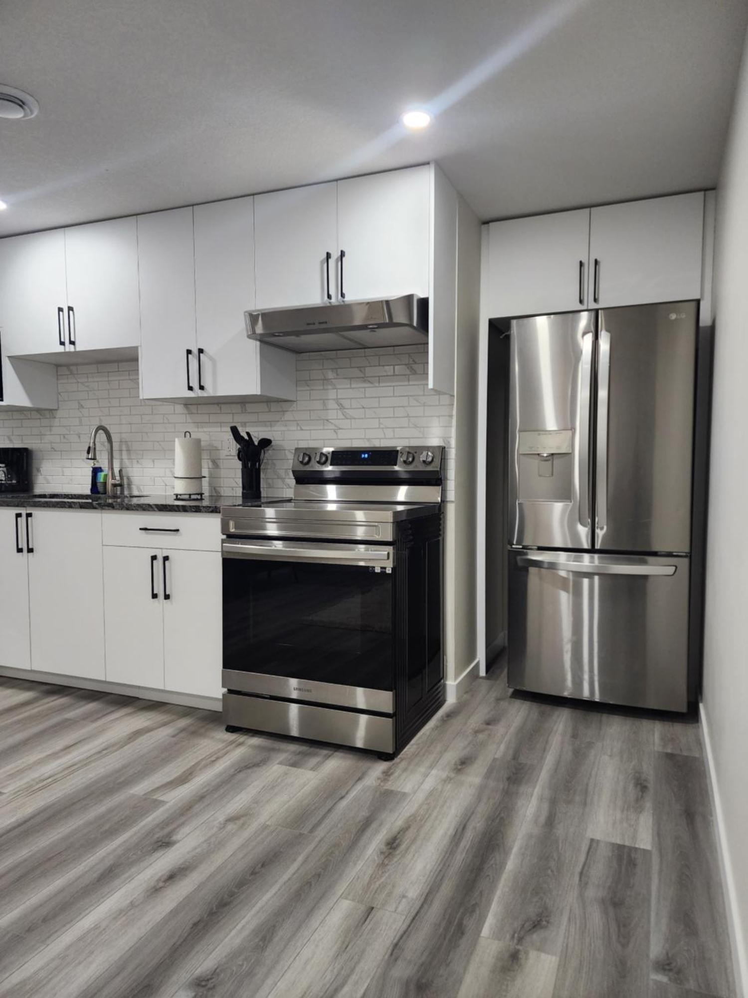 Trendy 2-Bed Oasis Awaits! Apartment Calgary Exterior photo