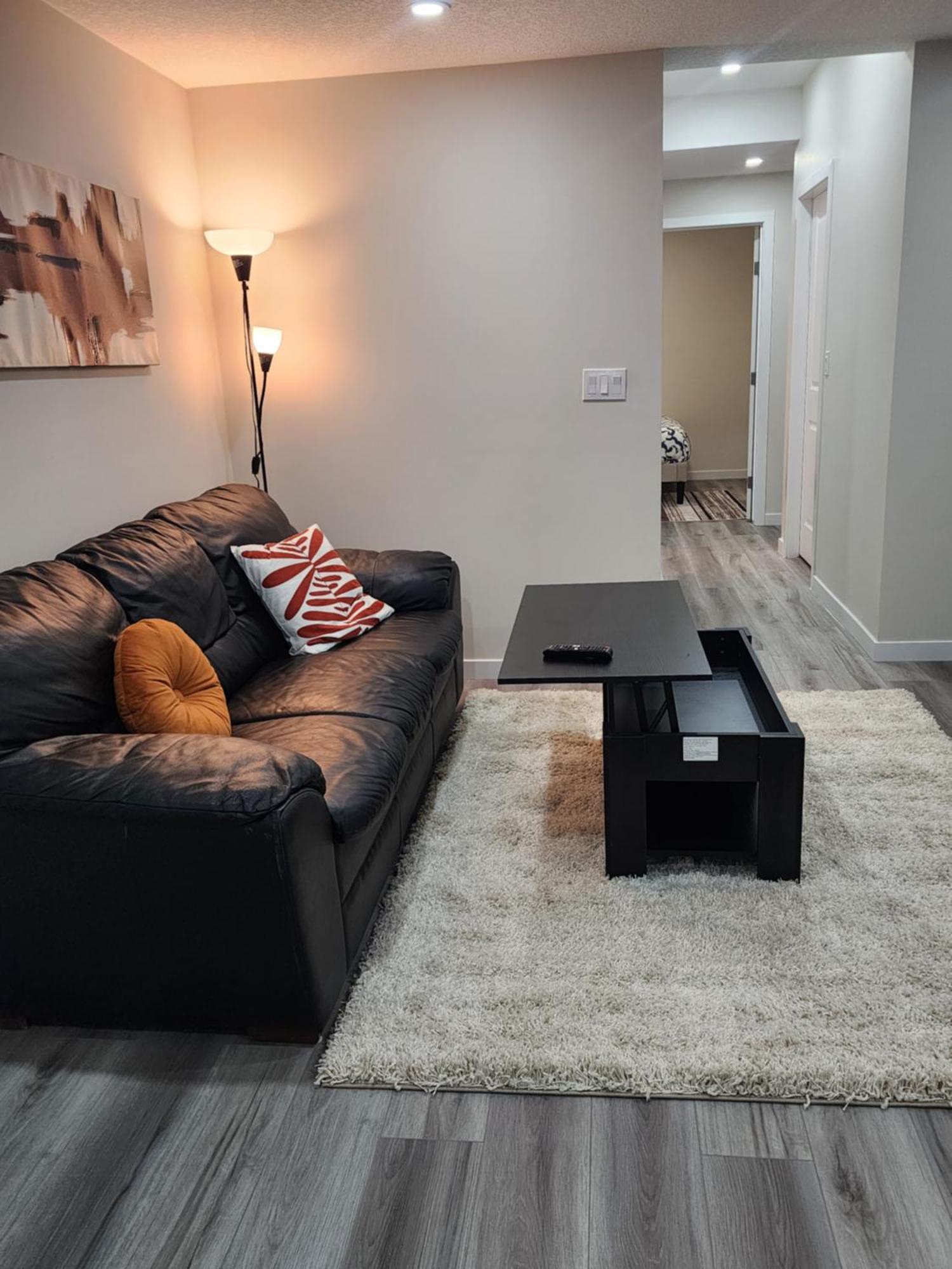 Trendy 2-Bed Oasis Awaits! Apartment Calgary Exterior photo